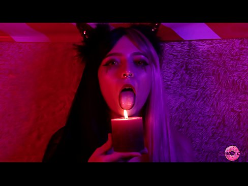 ❤️ Μια παθιασμένη πίπα από ένα σέξι Succubus με ένα σπέρμα στο στόμα της. ❤️ Ποιότητα σεξ ️