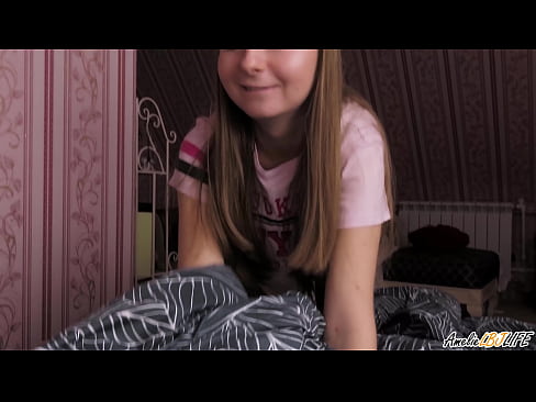 ❤️ Blonde Sucks her Best Friend Deeply και παίρνει σπέρμα στο στόμα της ❤️ Ποιότητα σεξ ️
